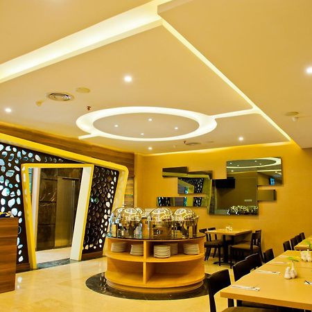 Biz Hotel Batam Nagoya Extérieur photo