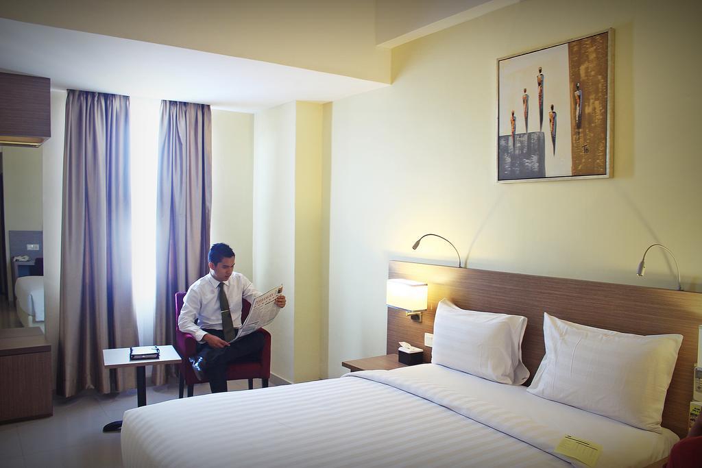 Biz Hotel Batam Nagoya Extérieur photo