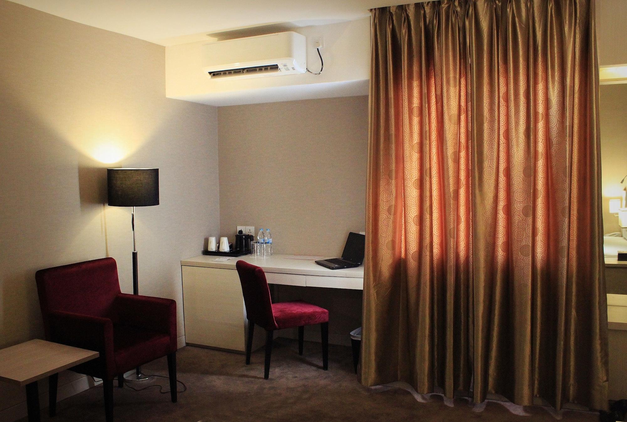 Biz Hotel Batam Nagoya Extérieur photo