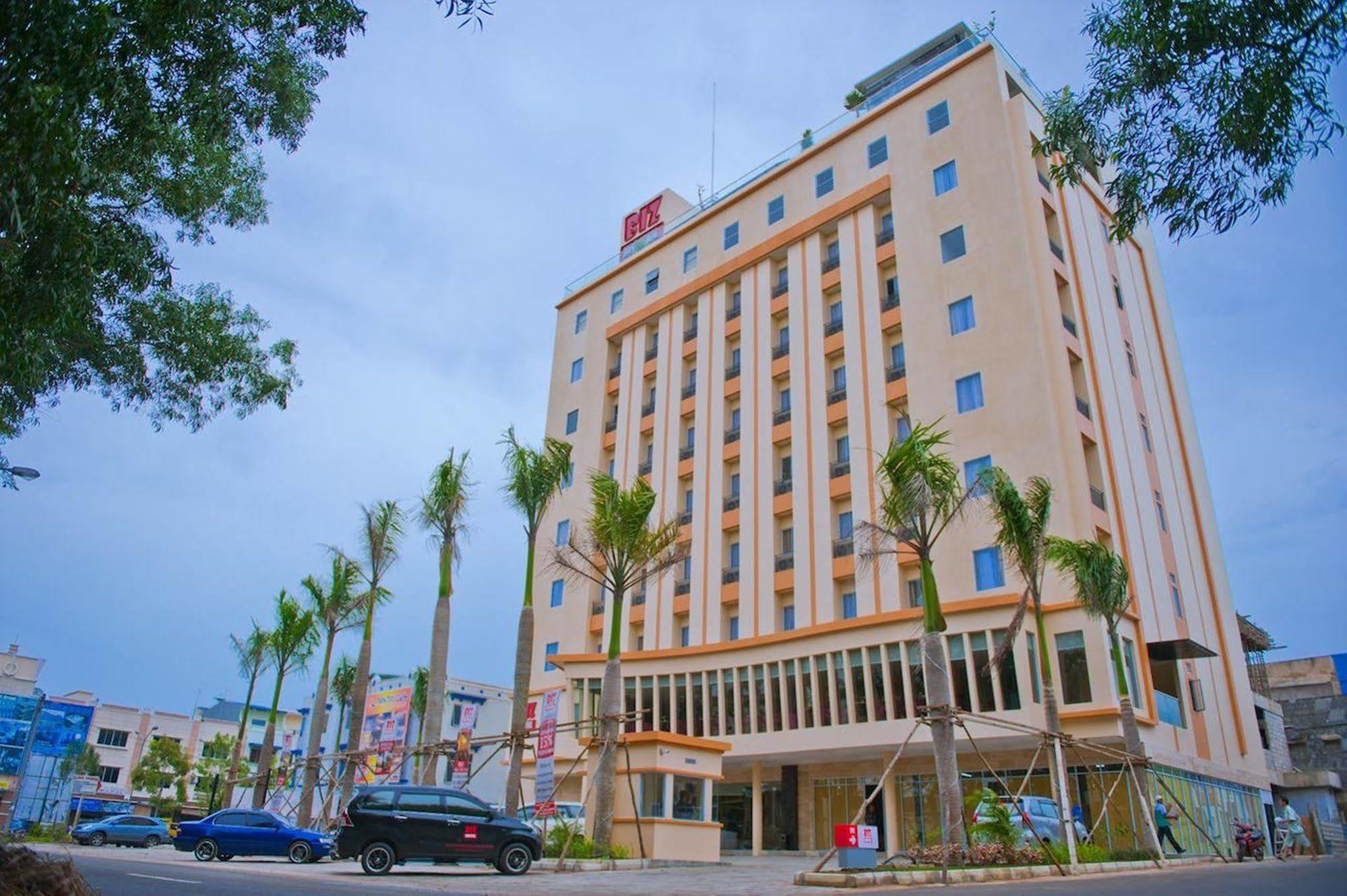 Biz Hotel Batam Nagoya Extérieur photo