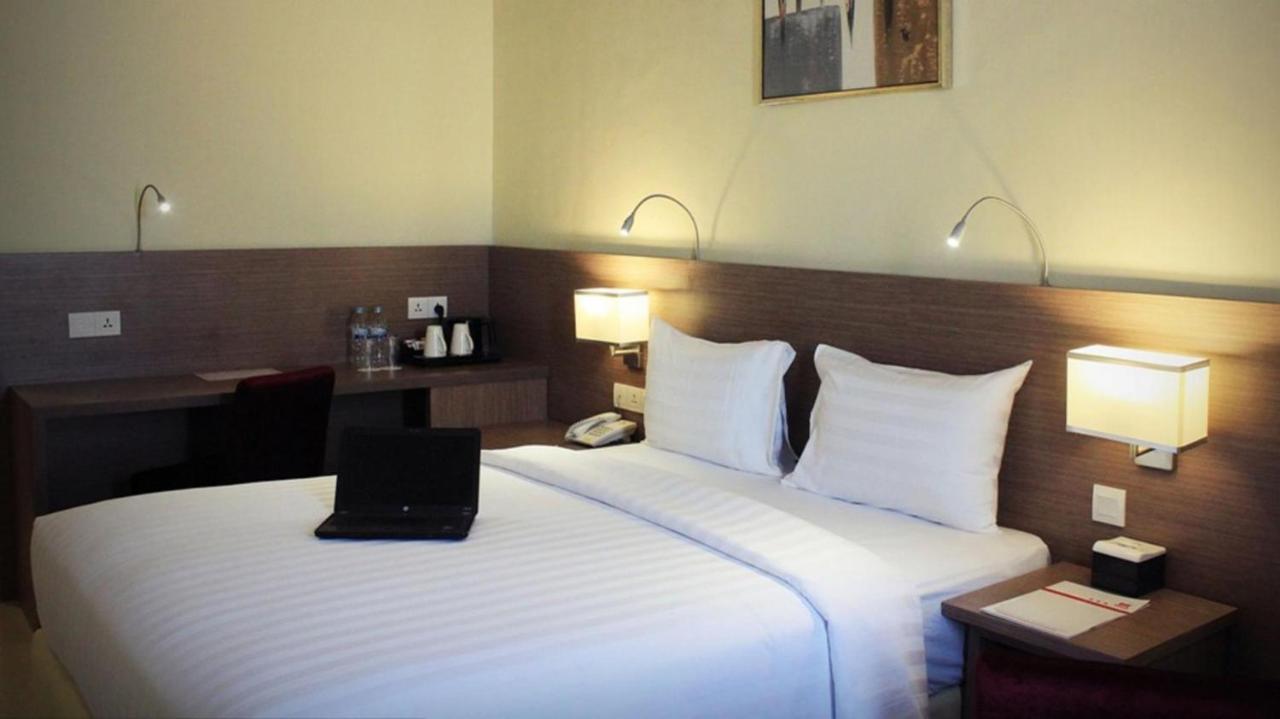 Biz Hotel Batam Nagoya Extérieur photo